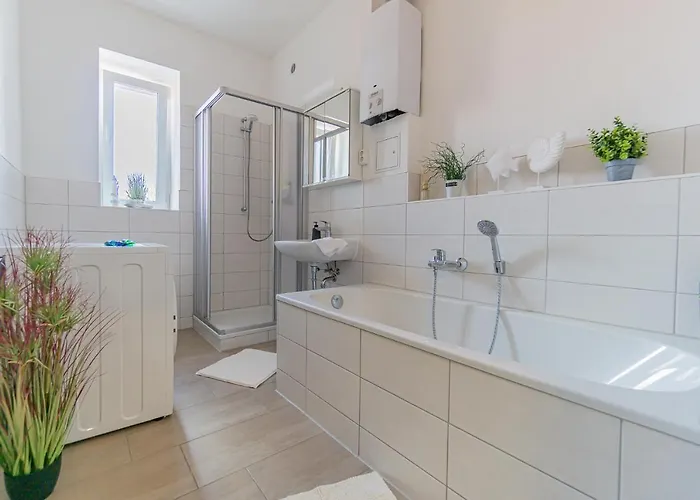 Ostseeapartment_80m2_3xschlafzimmer_2xparkplatz_netflix_waschtrockner * Κότμπους